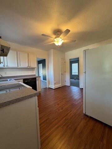 Building Photo - 674 E Washington St