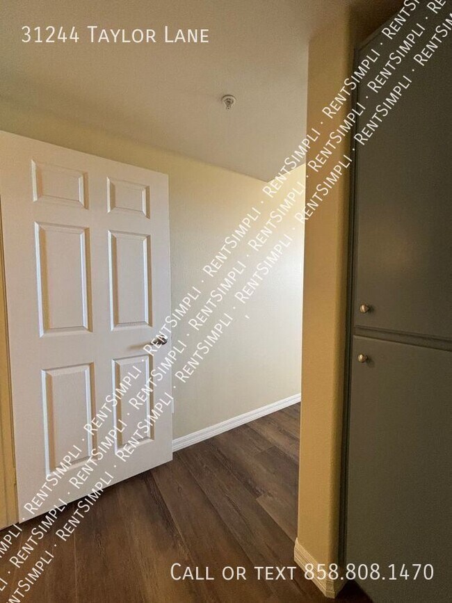 Building Photo - 31244 Taylor Ln