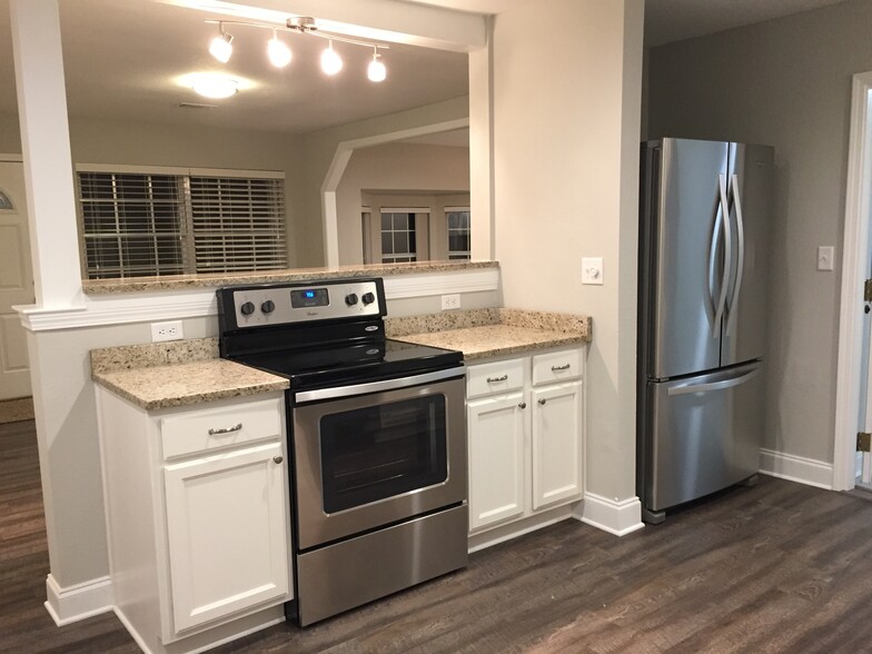 Kitchen - 204 22nd St