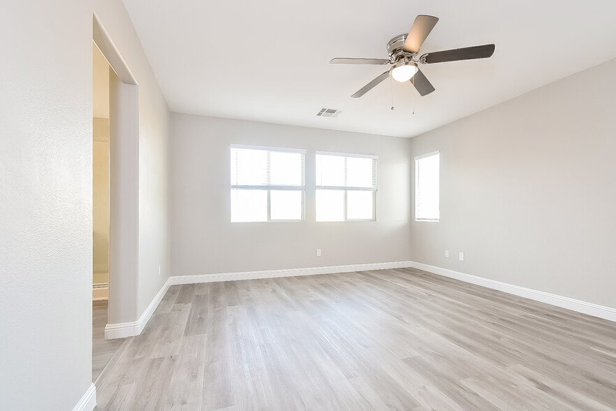 Building Photo - 6347 Blushing Willow St