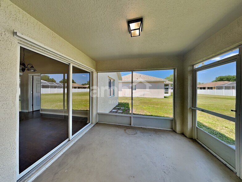 Building Photo - 6228 34th Pl E