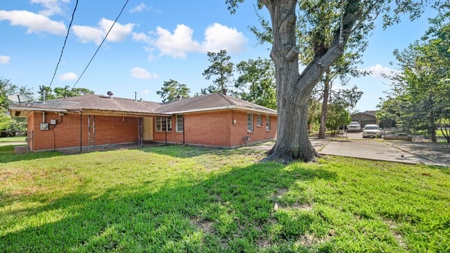 Building Photo - 7634 Wilmerdean St