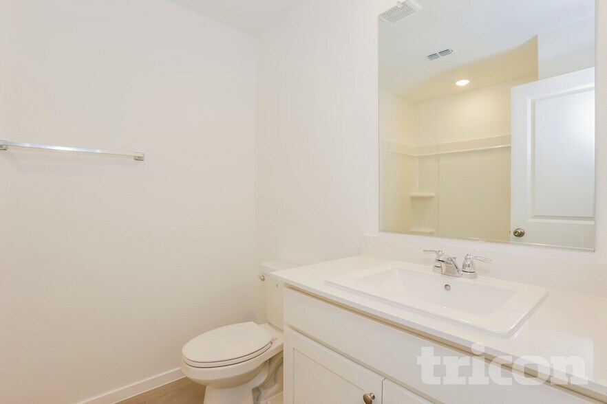 Building Photo - 1348 Amapola Dr