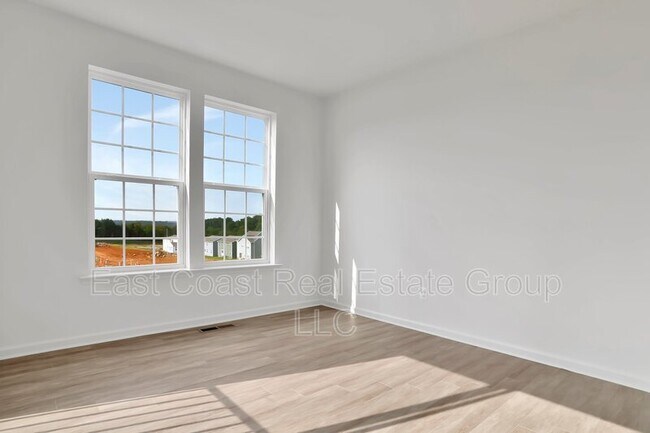 Building Photo - 153 Charterhouse St