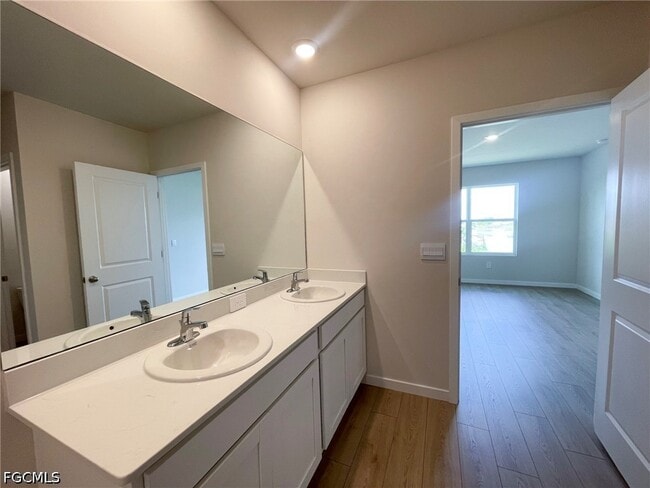 Building Photo - 1321 NE 9th St