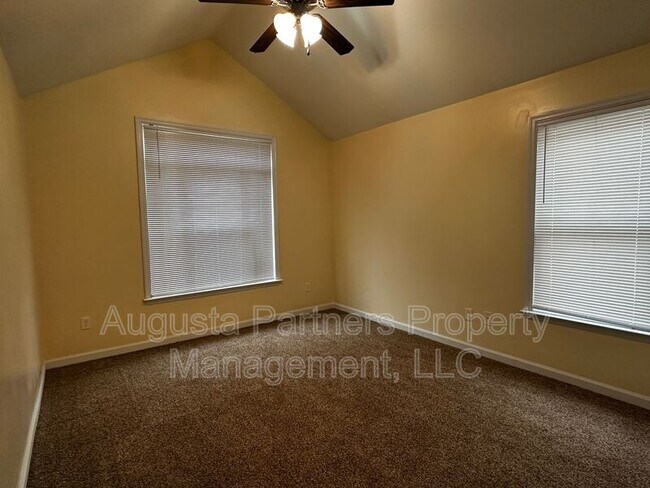 Building Photo - 206 High Meadows Cir