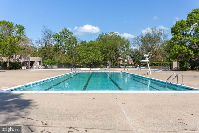 Building Photo - 6620 Potomac Ave