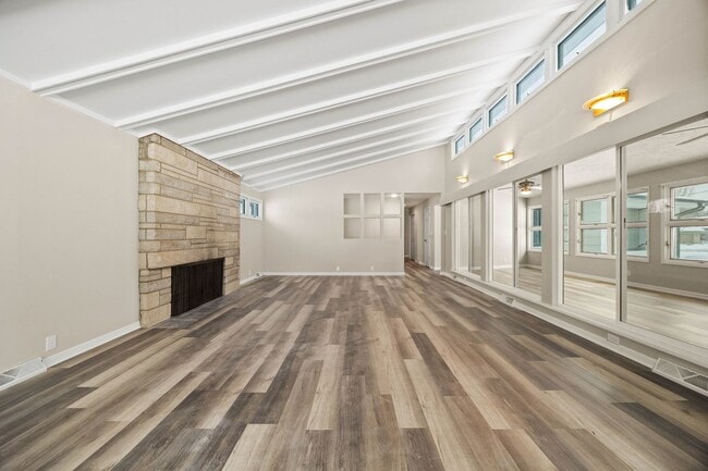 Building Photo - 246 Miller Ave