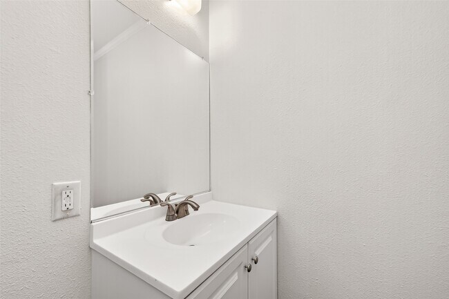 Building Photo - 11918 Greensbrook Forest Dr