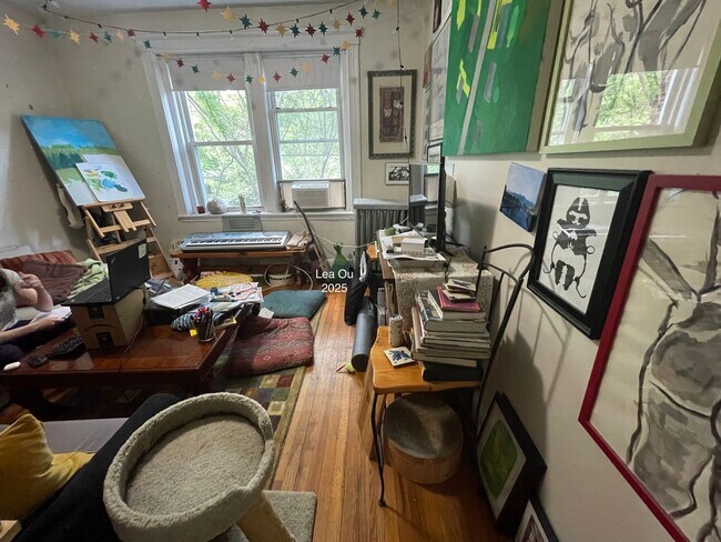 Building Photo - NO BROKER FEE 9/1 Sweet 2bed split in Brig...