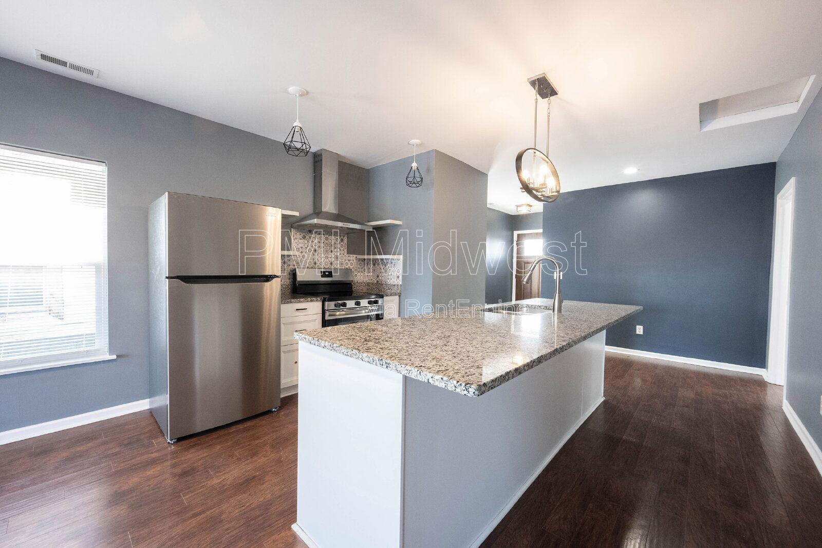 Building Photo - 3157 E Washington St