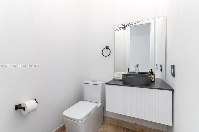 Building Photo - 1309 Middle River Dr