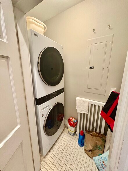 Building Photo - 331 Beacon St