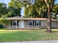 Building Photo - 5853 Holloway St