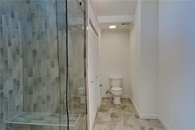 Building Photo - 4709 Crest Knoll Dr SW