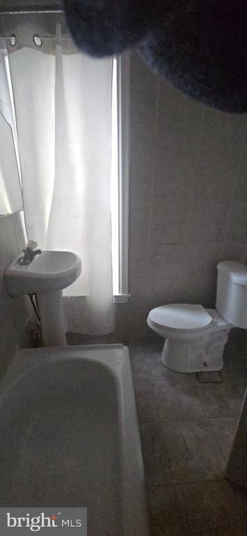 Building Photo - 3258 N Park Ave