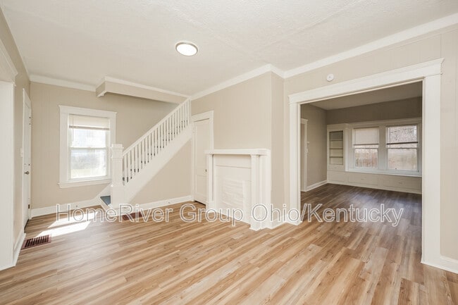 Building Photo - 4158 E 119th St