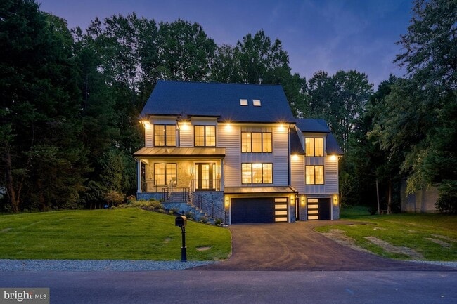 Building Photo - 9615 Locust Hill Dr