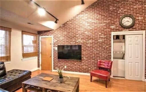 Building Photo - 2701 Arlington Blvd