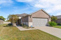 Building Photo - 825 Hidden Eddy Dr