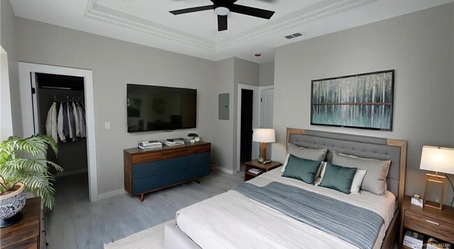 Building Photo - Amazing Brand new executive apartment in Edinburg