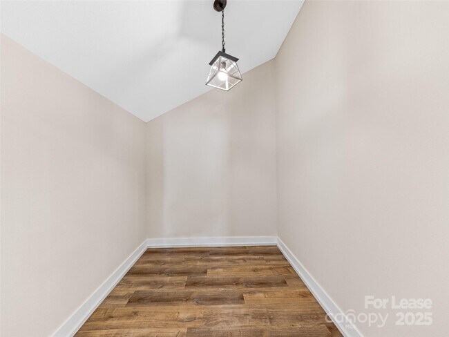 Building Photo - 42 Forsythe St