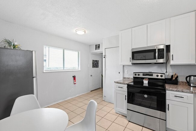 Building Photo - 4018 Sealy Ave