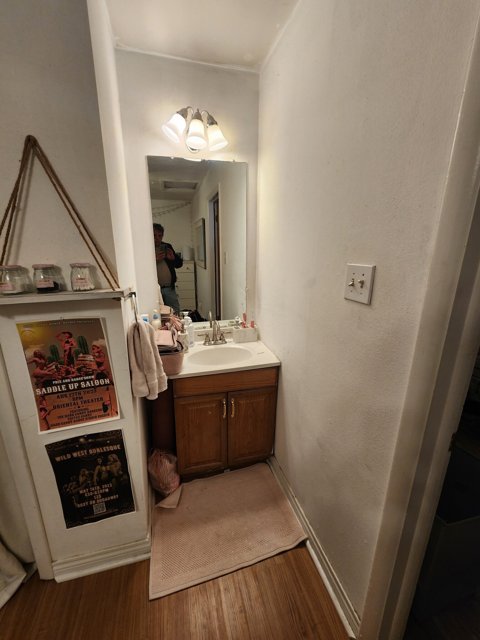 Building Photo - 609 W Lake St