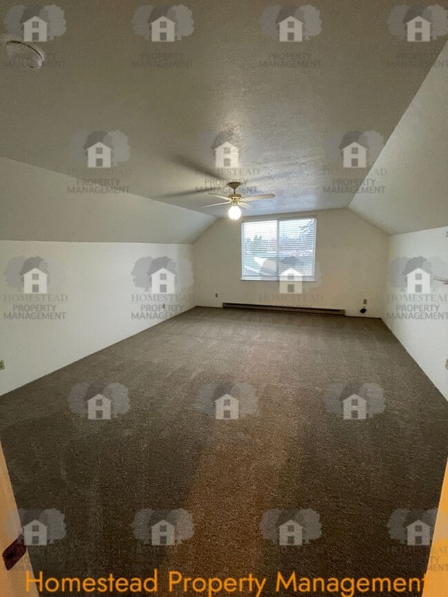 Building Photo - Celebrate the new year with 1/2 off one months rent!