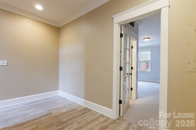 Building Photo - 1031 Oriole St