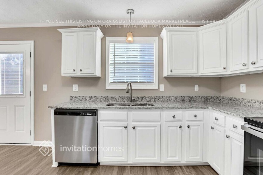 Building Photo - 125 Shadowbrook Dr