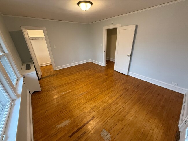 Building Photo - SHORT TERM RENTAL ONLY NOW to 5-31-25