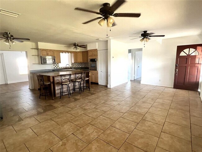 Building Photo - 11401 64th Terrace N
