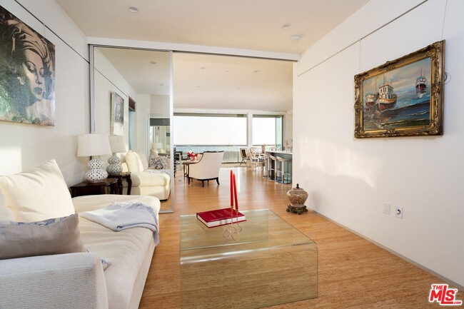 Building Photo - 6985 Trolleyway S