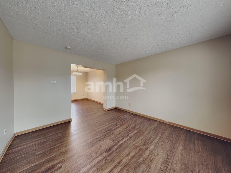 Building Photo - 4242 Honey Bee Ct