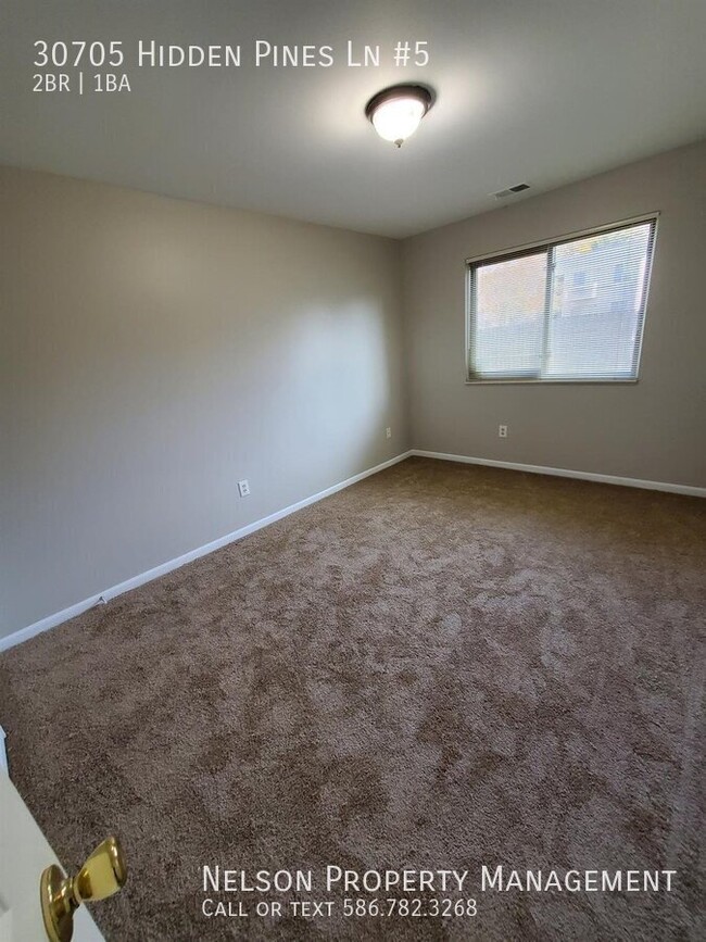 Building Photo - "1st Floor, 2-Bed Condo in Roseville w/ In...