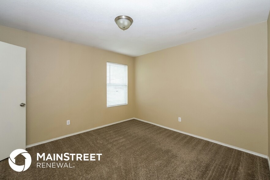 Building Photo - 1100 W Cottonwood Dr