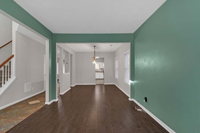 Building Photo - 710 Ray Ave