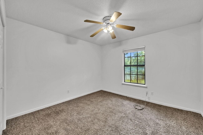Building Photo - 1237 Rhonda Dr