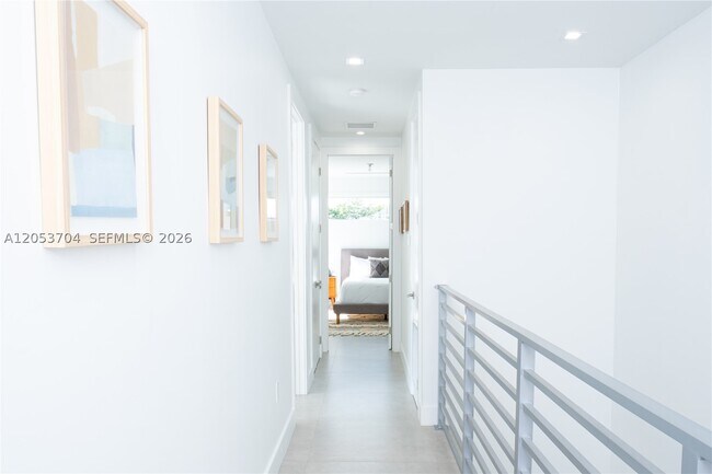 Building Photo - 3524 SW 25th St