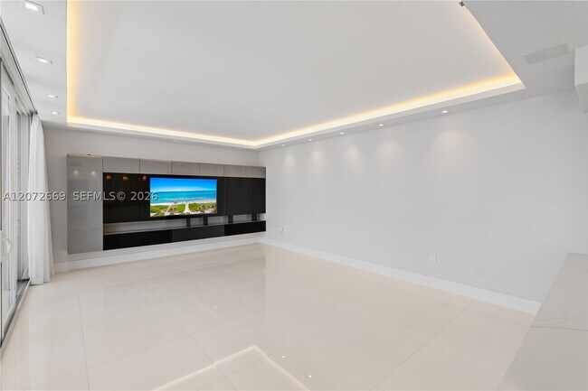 Building Photo - 4201 Collins Ave