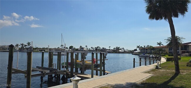 Building Photo - 434 Tudor Dr