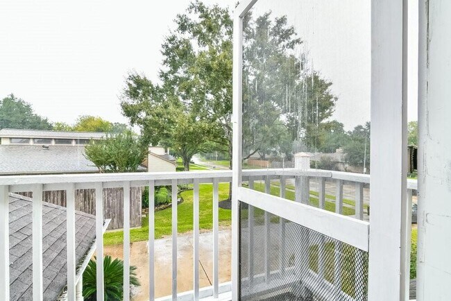 Building Photo - 9811 Churchill Way Dr