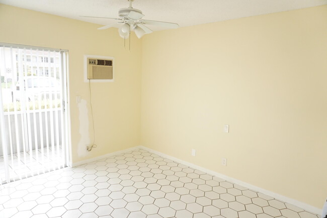 Building Photo - 150 Waltham G