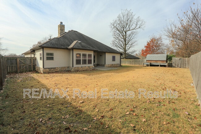 Building Photo - 1000 Peak St