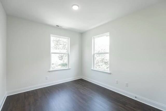 Building Photo - 5551 Stream Ln