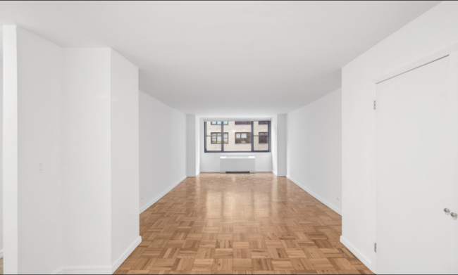 Building Photo - 315 W 57th St