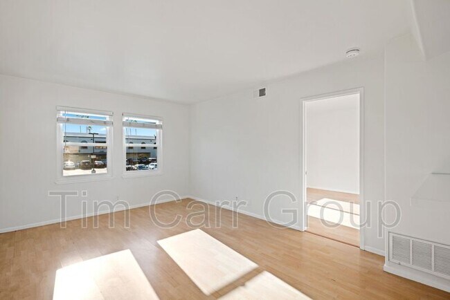 Building Photo - 231 Cabrillo St