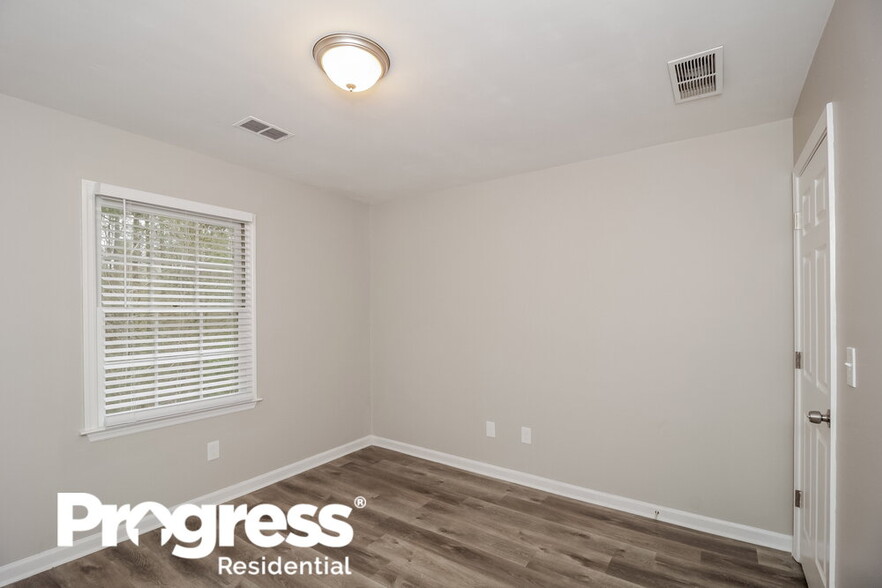Building Photo - 55 Travelers Way S W
