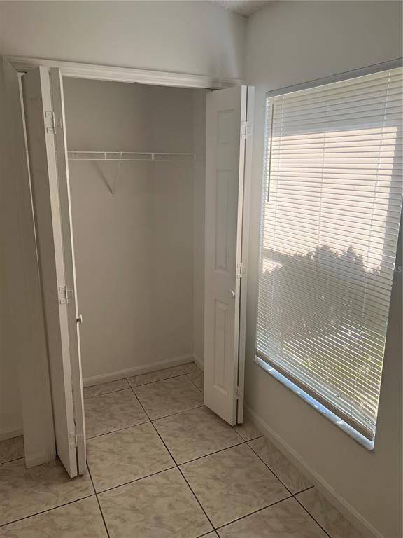 Building Photo - 3721 Pickwick Dr